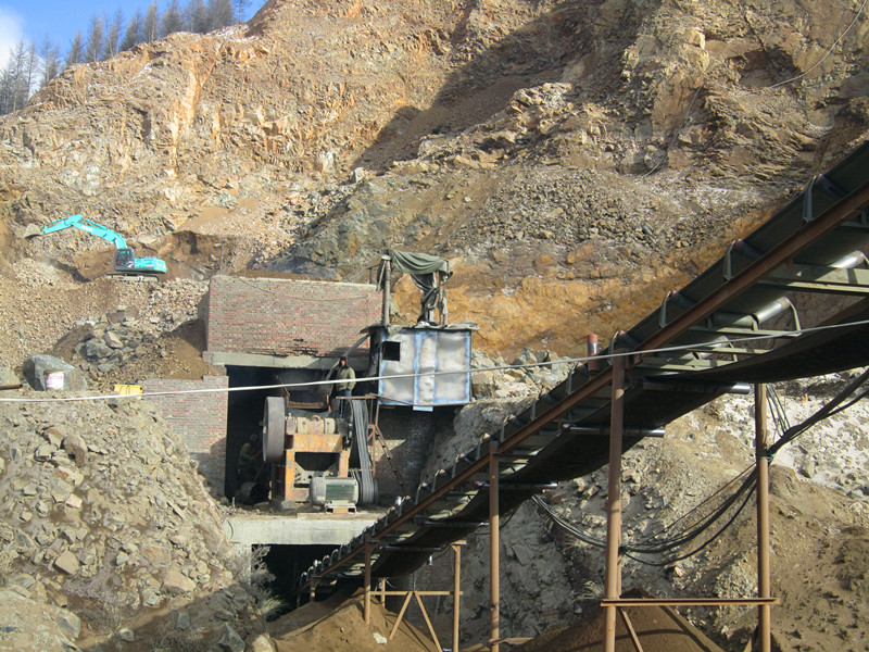 碎石設(shè)備使用現(xiàn)場